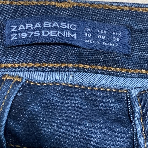 ZARA Mid Rise Skinny Crop Jeans (8) - Picture 4 of 6